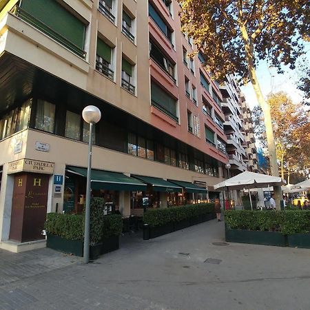 La Ciudadela Otel Barselona Dış mekan fotoğraf