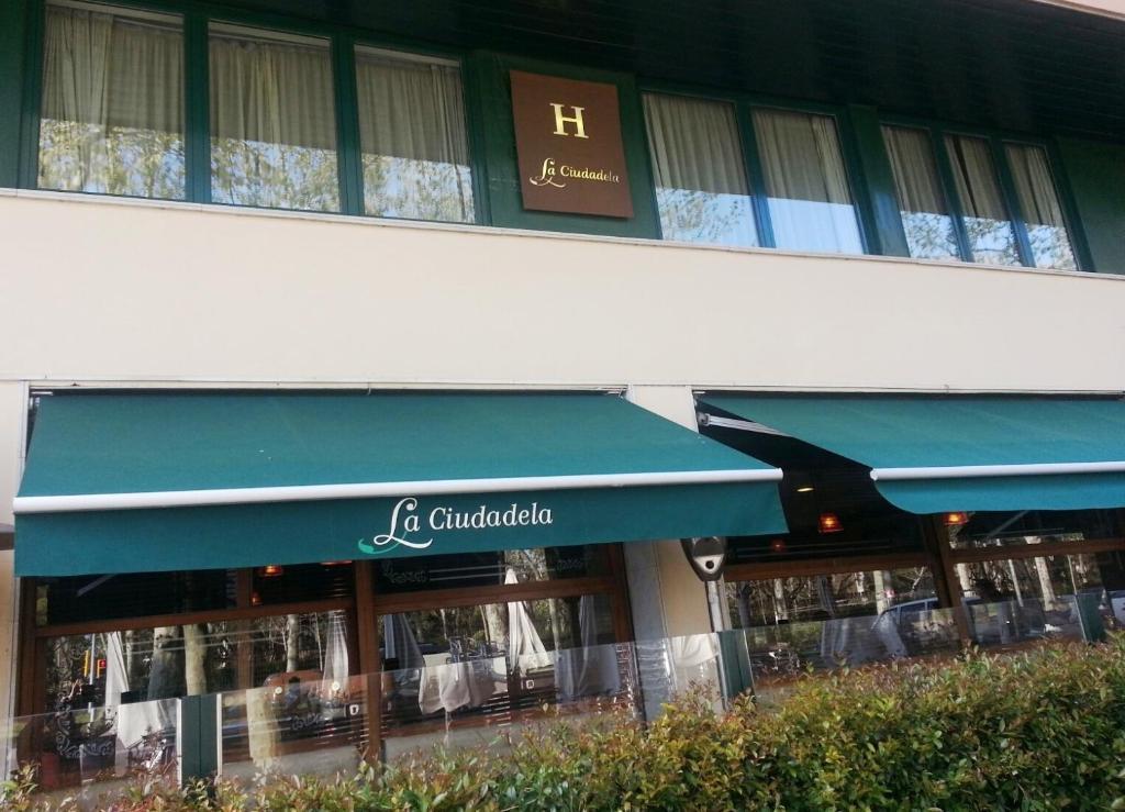 La Ciudadela Otel Barselona Dış mekan fotoğraf